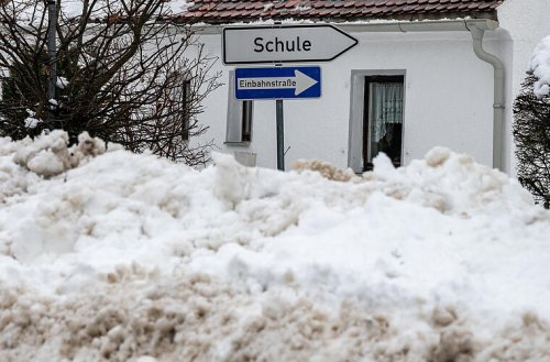 Gefährliche Straßen, Einsturzgefahr: Bayerns Schulen bleiben am Montag teilweise geschlossen