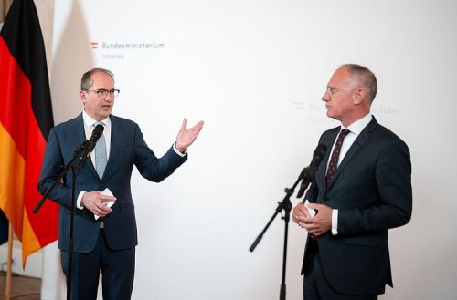 Lob für Dobrindts Grenzpolitik bei Arbeitsbesuch in Wien