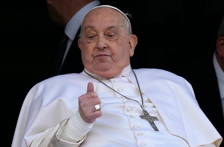 Papst Franziskus kann Klinik verlassen und zeigt sich erstmals öffentlich - monatelange Ruhe angeordnet