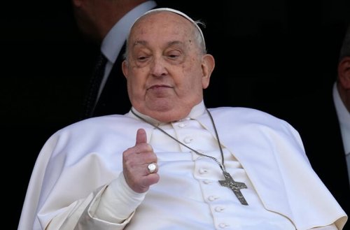 Papst Franziskus kann Klinik verlassen und zeigt sich erstmals öffentlich - monatelange Ruhe angeordnet