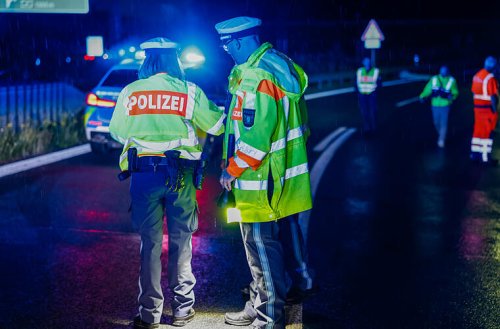 Mann verfehlt mit 150 km/h Autobahn-Ausfahrt in Oberfranken - "Bruchpilot" erlebt kleines Wunder