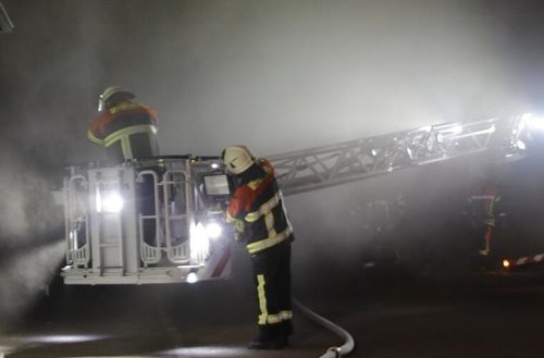 Feuerwehr Bamberg wird zu Rauch in Wohnhaus alarmiert - und findet "verwirrte Bewohnerin" vor