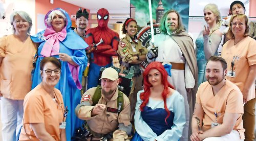 Cosplayer brachten Stimmung in die Kinderklinik