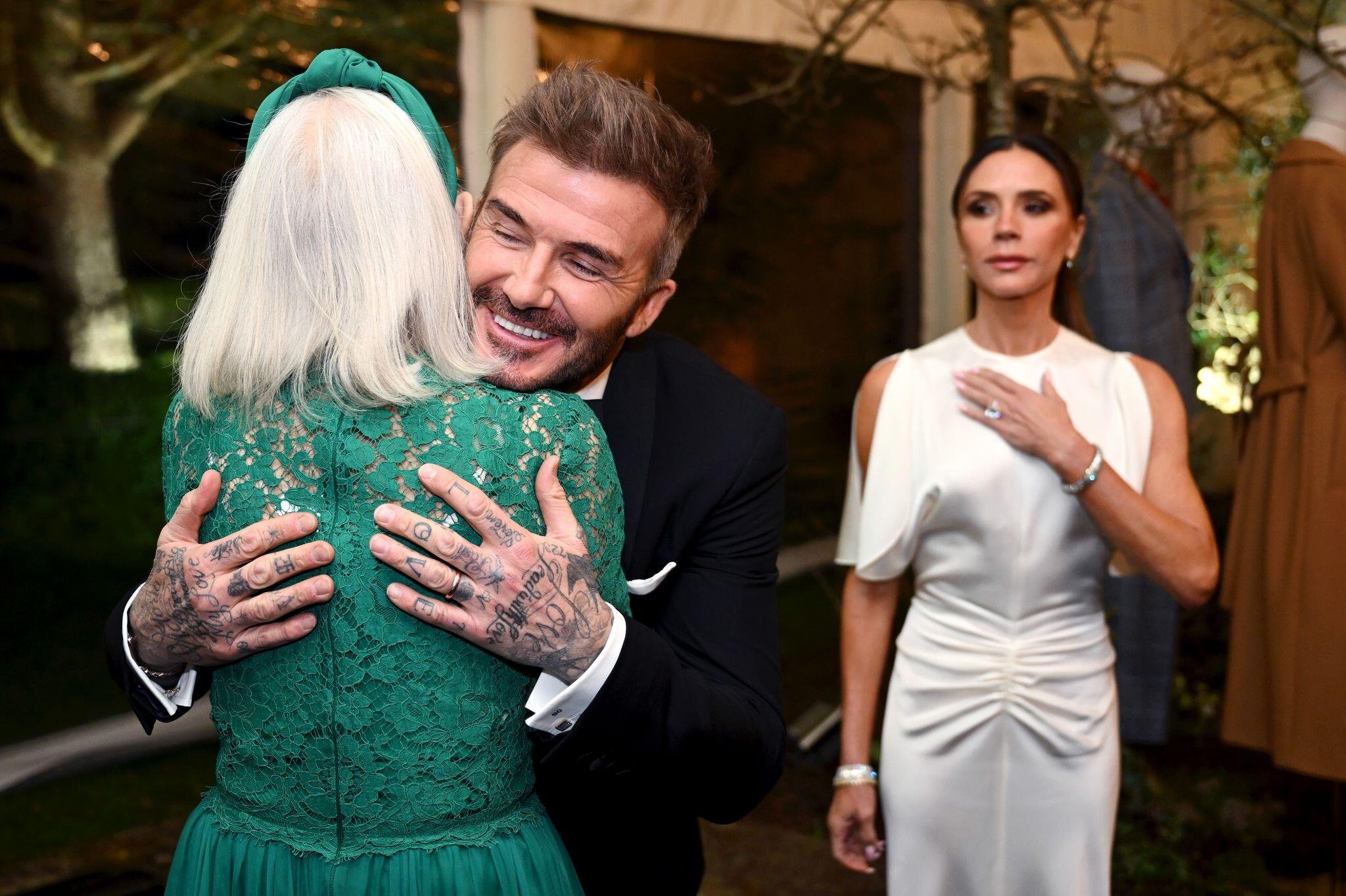 Charles diniert mit Beckhams, Mirren und Versace