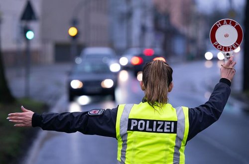 Innerhalb weniger Stunden: Autofahrer (46) gleich zweimal betrunken am Steuer erwischt