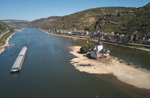 Rhein-Schifffahrt: Pegel bei Kaub bei 37 Zentimetern