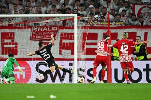 3:2 nach 0:2: Freiburg ringt Lens in der Verlängerung nieder