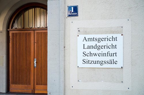 Leiche von erstochenem Wohnungslosen Monate später gefunden - Trink-Kumpan vor Gericht