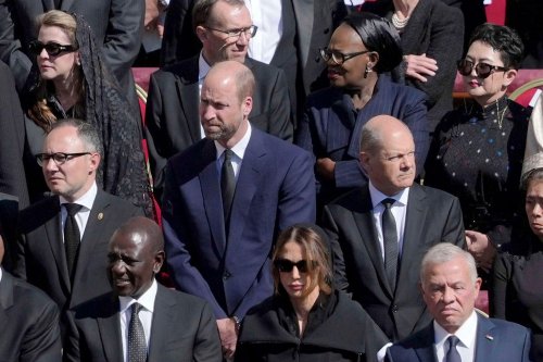 Scholz spricht am Rande der Papst-Trauerfeier mit Trump
