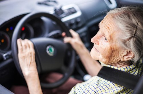 Autofahren mit Pflegegrad 3: Erlaubt oder Risiko? - Einblicke in die deutsche Gesetzgebung