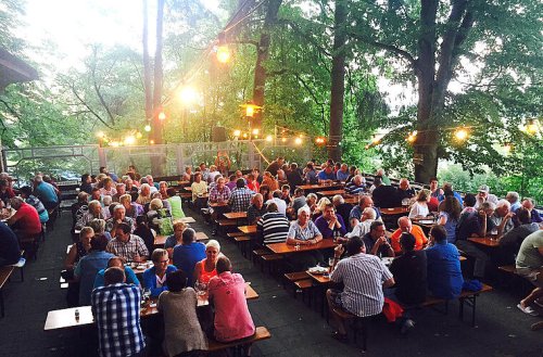 Biergenuss unter Kastanien: Die 10 beliebtesten fränkischen Keller 2025