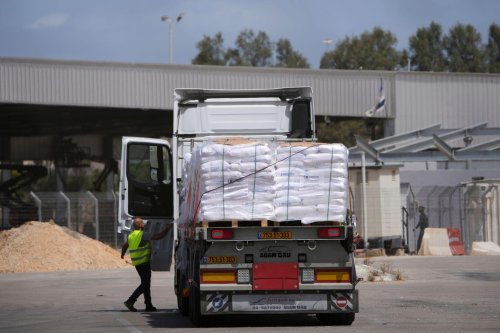 Erste Hilfsgüter erreichen Gaza - Kämpfe gehen weiter