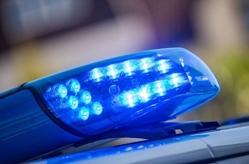 Unbekannte Gruppe attackiert 47-Jährigen vor Würzburger Kino