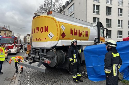 Nürnberg: Tödlicher Unfall in St. Peter - Fahrradfahrerin stirbt nach Zusammenstoß mit Lkw