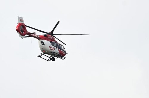 Ungebremst frontal gegen Auto gekracht - E-Bike-Fahrer schwer verletzt