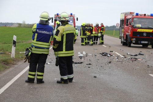 Vollsperrung nach schwerem Unfall auf B14