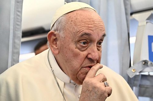 Papst Franziskus dringend in Klinik gebracht - vergangene Vollnarkose als schlechtes Omen?