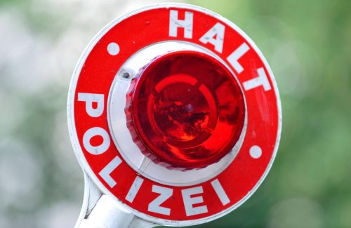 Getuntes Pedelec mit Gasgriff: Polizei stoppt Mann in Nürnberg