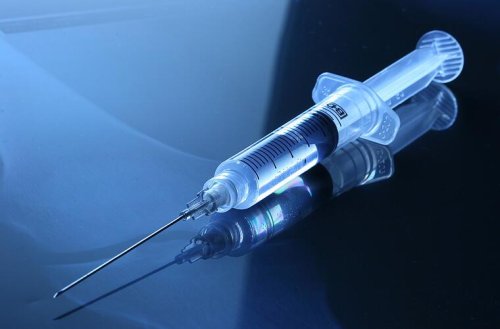 Totimpfstoff von Novavax wird gegen Omikron-Variante angepasst - ein Problem verzögert die Zulassung
