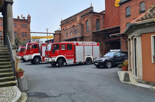Bamberg: Brand in Malzfabrik - Feuerwehr rückt zu mehrstündigem Einsatz aus