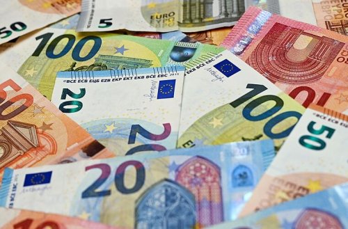 Eurozone: Inflation stagniert auf Rekordhoch von 7,4 Prozent