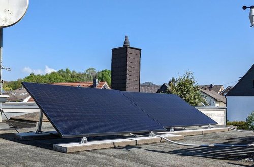 Vergleich: Balkonkraftwerk mit 1000 Watt hängt alle anderen ab