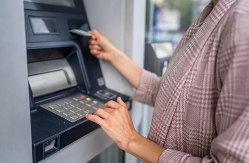Hohe Bankgebühren: Diese drei Aspekte solltest du beim Kontowechsel beachten