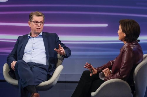 "Vertrauen Sie Merz?", will Maischberger von SPD-Mann Stegner wissen - dessen Antwort lässt aufhorchen