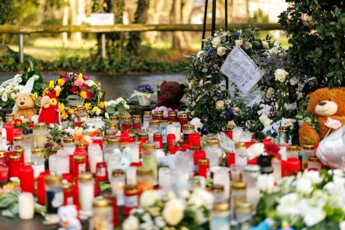 Aschaffenburg: "Wahre Helden": Söder zeichnet Helfer nach tödlicher Messerattacke aus