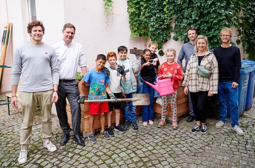 Bamberg: Selbstangebautes Gemüse für den Kochfreitag - Jugendliche bauen Hochbeete