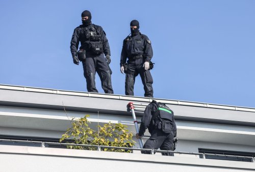 Razzia gegen Drogenkriminalität - Polizist angeschossen