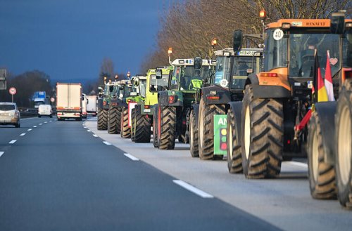 Bauernproteste in Deutschland: Dürfen Traktoren auf der Autobahn fahren?