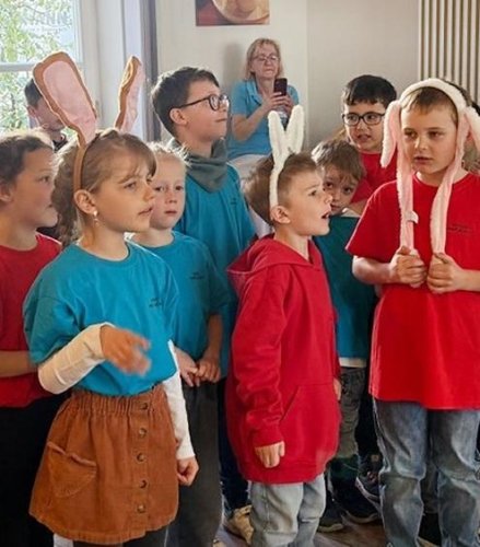 Schüler tanzen Swing für die Senioren