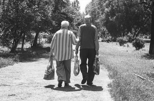 Rentenerhöhung 2022: Bald wieder mehr Geld für Rentner  doch es gibt einen Haken