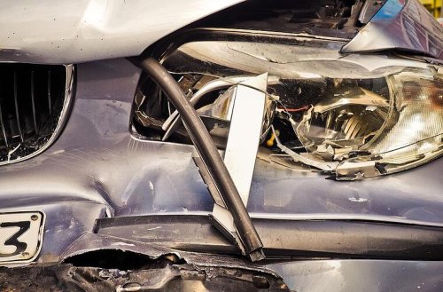 Von Versicherung bis Schmerzensgeld: Was ist zu tun nach einem Autounfall?