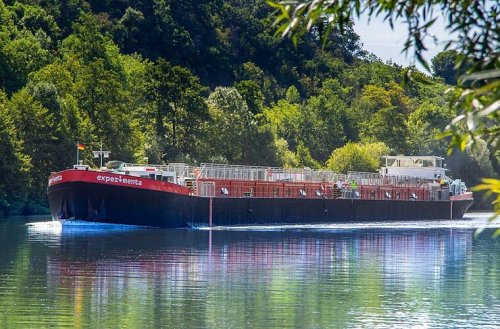 Besonderes Schiff schippert durch Franken - an diesen zehn Orten macht es halt