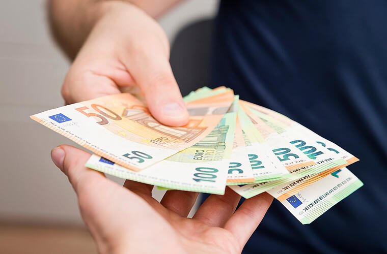 3,8 Prozent mehr Geld: Wer sich im März über eine Gehalts-Überraschung freuen darf
