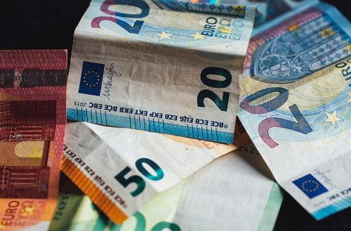 Rente von 1600 Euro: So viele Steuern musst du darauf noch zahlen