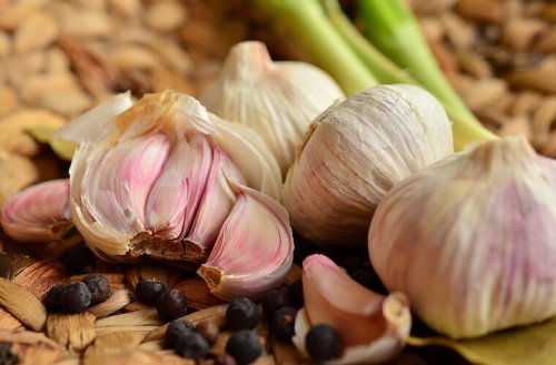 Risiko von Herzinfarkt durch Ernährung senken: Welche Lebensmittel deine Arterien "reinigen"