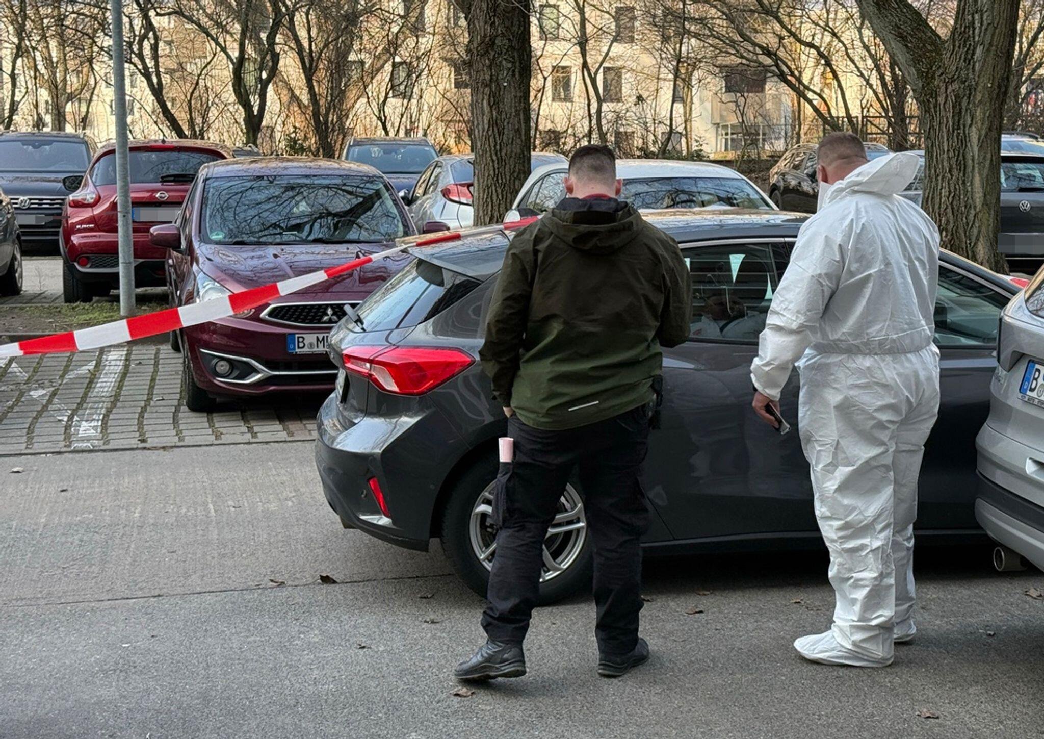 Mann tot und Ehefrau schwer verletzt - Enkel unter Verdacht