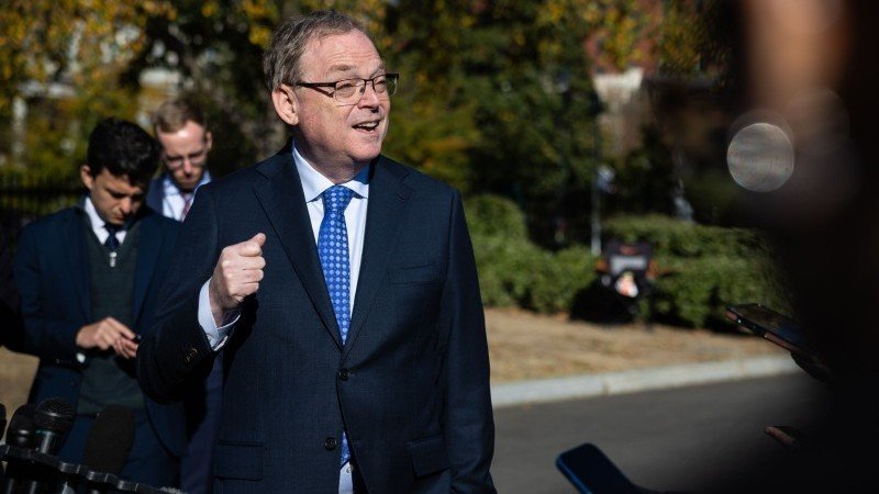 FX Daily: Markets firm up the Hassett trade