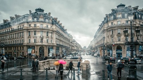 France escapes recession, for now