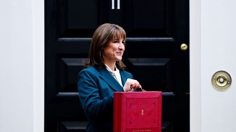 FX Daily: Reeves keeps sterling afloat