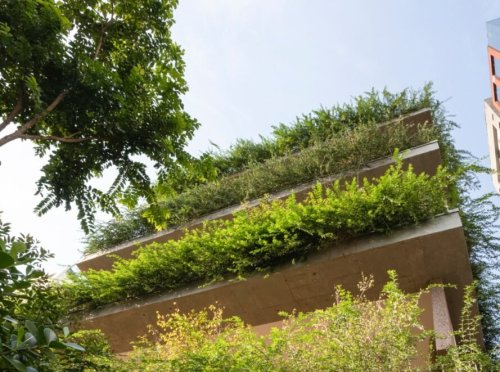 Architects transform residential building into lush, green oasis in São Paulo