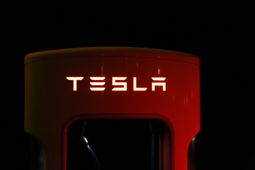 Tesla unveils details of a 100-year battery