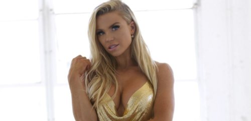 Worlds Hottest Nurse Lauren Drain Is Smoking Hot In Teeny Daisy