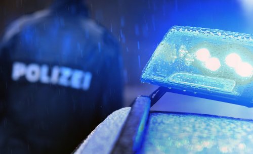 Unfallflucht durch Lkw in der Hauptstraße - Geschädigter gesucht