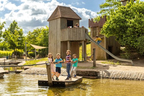 Wasserspielplätze in Rheinland-Pfalz: Das sind die 5 schönsten Spielplätze zum Planschen, Matschen und Toben