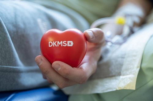 Hoffnung gegen Blutkrebs: DKMS – die weltweit größte Stammzellspenderdatei ist in Baden-Württemberg!