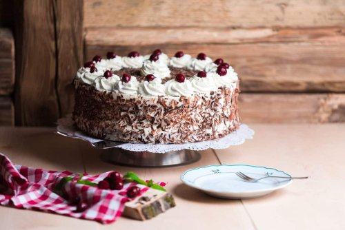 Heute ist der Tag der Schwarzwälder Kirschtorte – Die süßeste Botschafterin des Schwarzwalds wird gefeiert!